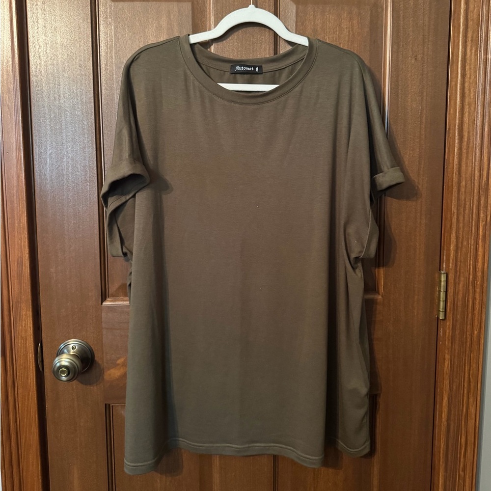 Elegant Olive Short Sleeve Tee